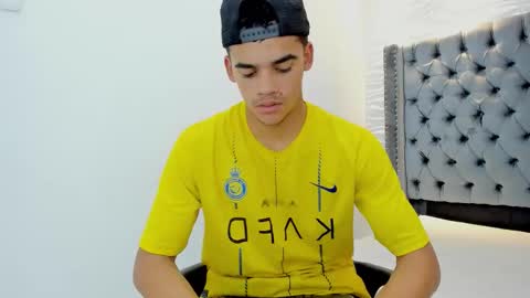 Snapshot of samuel_wyatt chatting on 03.21.26 SAMUEL online show from 03.21.26