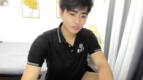 Snapshot of samuelangelo chatting on 03.10.25 Sam online show from 03.10.25