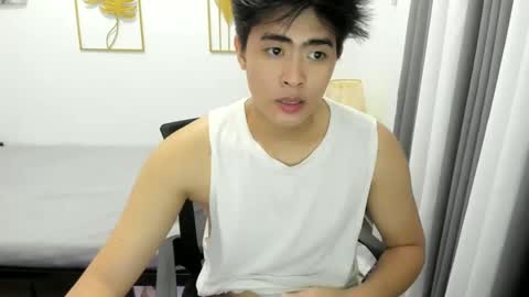 Snapshot of samuelangelo chatting on 03.11.25 Sam online show from 03.11.25