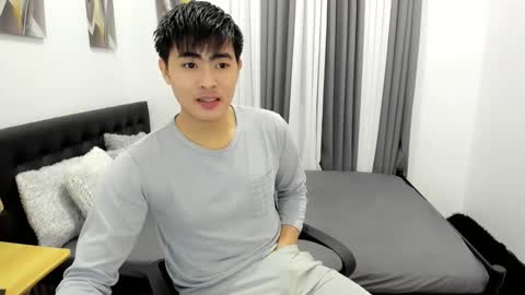 Snapshot of samuelangelo chatting on 09.27.25 Sam online show from 09.27.25