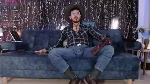 Snapshot of samuelcoopper chatting on 10.28.25 Samuel Coopper online show from 10.28.25