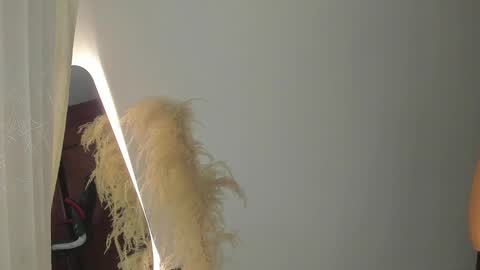 Snapshot of samy_jonnes_ chatting on 02.19.25 Hello I am absent due to a family calamity I will return soon-hola estoy ausente por un problema familiar volvere pronto. online show from 02.19.25