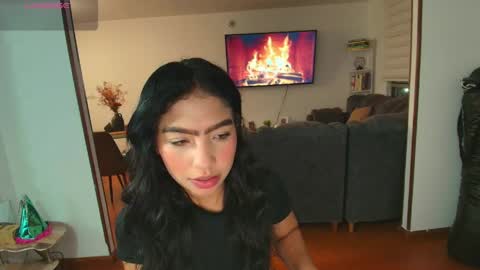 Hello I am absent due to a family calamity I will return soon-hola estoy ausente por un problema familiar volvere pronto. online show from 05.27.26