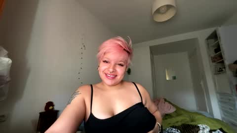 Snapshot of samymoon3 chatting on 10.29.25 Samymoon online show from 10.29.25