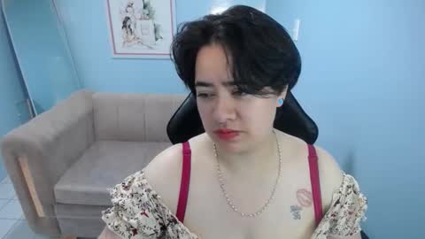 samythomas_t online show from 12.17.25