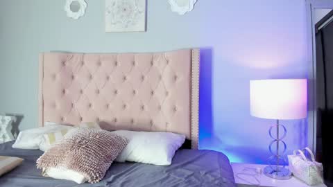 MilaSander online show from 01.07.25