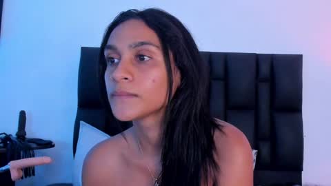 MilaSander online show from 01.20.25