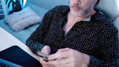 Sanders online show from 02.12.25