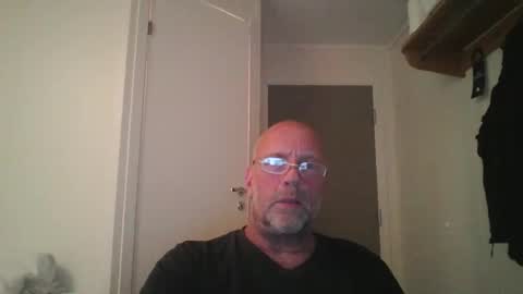 Snapshot of sandnesrune523 chatting on 10.21.25 sandnesrune523 online show from 10.21.25