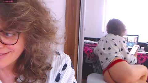 Snapshot of sandra10031989 chatting on 02.14.25 Sandra online show from 02.14.25