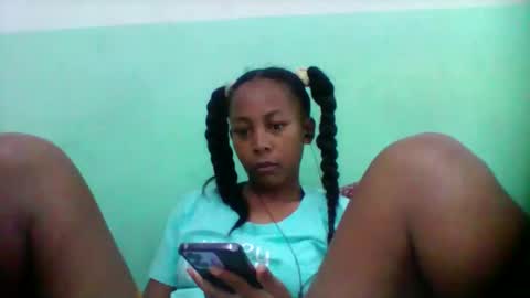 Snapshot of sandra1253099 chatting on 11.05.25 sandra1253099 online show from 11.05.25