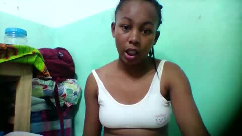 Snapshot of sandra1253099 chatting on 11.12.25 sandra1253099 online show from 11.12.25