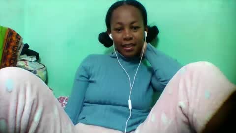 Snapshot of sandra1253099 chatting on 12.02.25 sandra1253099 online show from 12.02.25