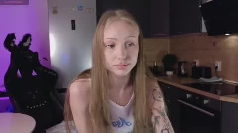 Sandra      Lillys Page    online show from 05.25.26