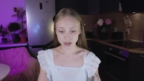 Sandra      Lillys Page    online show from 06.21.26