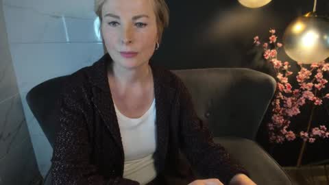 Snapshot of sandra_kind chatting on 01.25.25 Sandra online show from 01.25.25