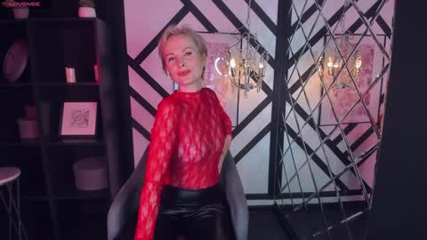 Snapshot of sandra_kind chatting on 02.03.25 Sandra online show from 02.03.25