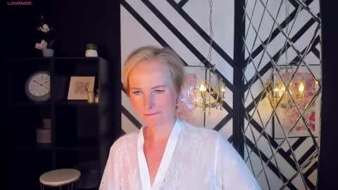 Snapshot of sandra_kind chatting on 02.09.25 Sandra online show from 02.09.25