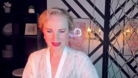 Snapshot of sandra_kind chatting on 02.24.25 Sandra online show from 02.24.25