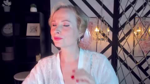 Snapshot of sandra_kind chatting on 02.24.25 Sandra online show from 02.24.25