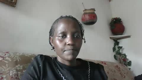 Snapshot of sandra_milly chatting on 11.02.25 sandra online show from 11.02.25