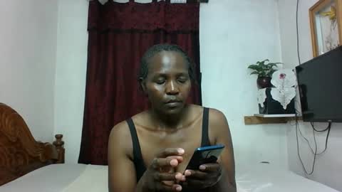 Snapshot of sandra_milly chatting on 11.12.25 sandra online show from 11.12.25