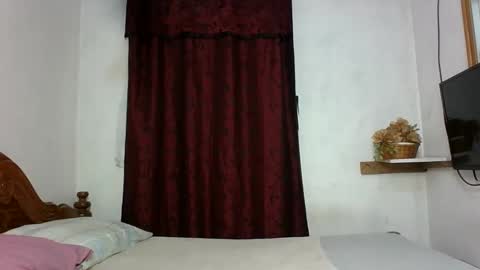 Snapshot of sandra_milly chatting on 11.17.25 sandra online show from 11.17.25