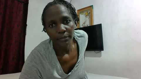 Snapshot of sandra_milly chatting on 11.17.25 sandra online show from 11.17.25