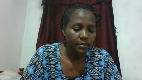 Snapshot of sandra_milly chatting on 11.30.25 sandra online show from 11.30.25