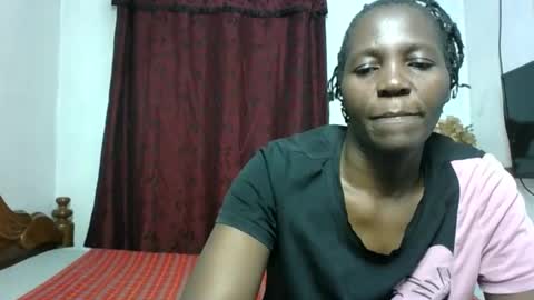 Snapshot of sandra_milly chatting on 12.05.25 sandra online show from 12.05.25