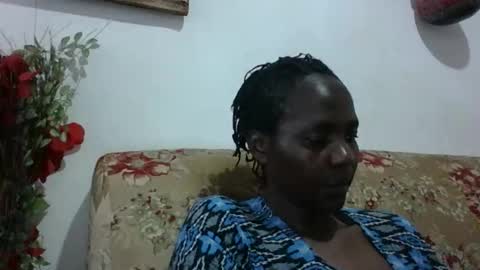 Snapshot of sandra_milly chatting on 12.18.25 sandra online show from 12.18.25