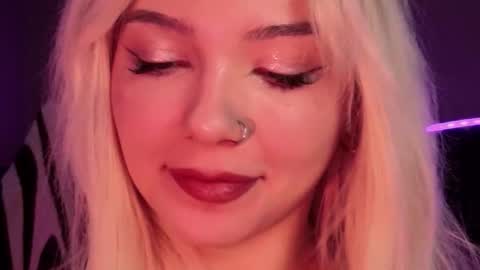 Sandy  online show from 11.21.25