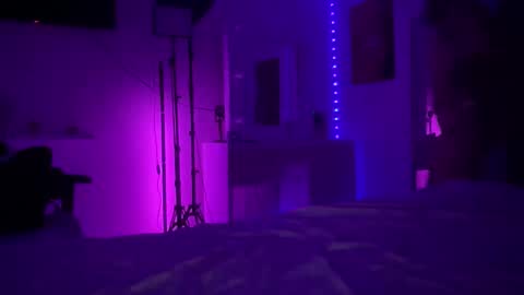 SANDRABREEZE online show from 04.29.26