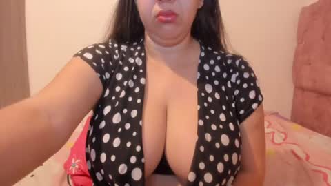 Snapshot of sandraclarkx69 chatting on 06.25.26 sandraclarkx69 online show from 06.25.26