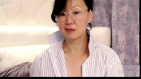 Snapshot of sandrami__ chatting on 02.28.25 Sandra online show from 02.28.25