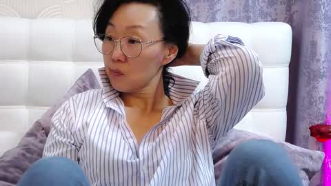 Snapshot of sandrami__ chatting on 03.11.25 Sandra online show from 03.11.25