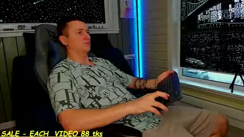 Snapshot of sandy_chris chatting on 03.06.25 Sandy and Chris online show from 03.06.25