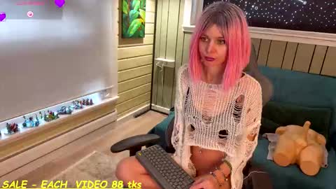 Snapshot of sandy_chris chatting on 02.08.26 Sandy and Chris online show from 02.08.26