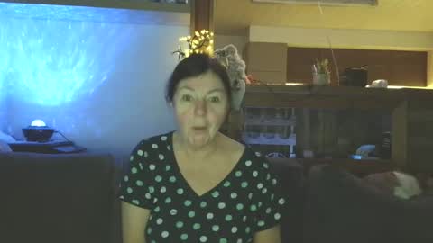 Snapshot of sanroom chatting on 12.16.25 sanroom online show from 12.16.25