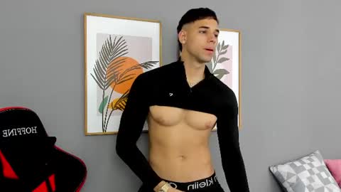 Snapshot of santana_maximo chatting on 07.02.26 Maximo Santana online show from 07.02.26