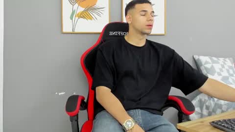 Snapshot of santana_maximo chatting on 08.08.26 Maximo Santana online show from 08.08.26