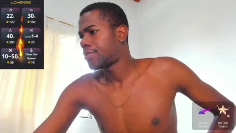 Snapshot of santi_brown1 chatting on 01.25.25 Santibrown online show from 01.25.25