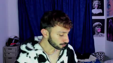 Snapshot of santi_mateo chatting on 03.29.26 Santi online show from 03.29.26