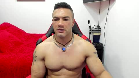 Snapshot of santi_pastori chatting on 09.09.25 santi_pastori online show from 09.09.25