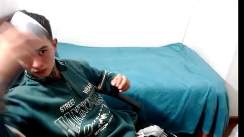 Snapshot of santi_ss chatting on 09.10.25 santi_ss online show from 09.10.25