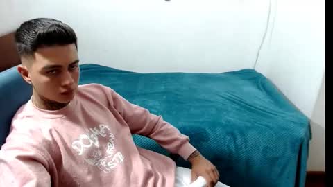 Snapshot of santi_ss chatting on 09.15.25 santi_ss online show from 09.15.25