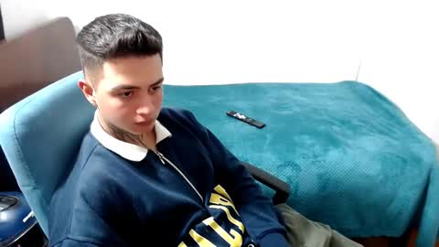 Snapshot of santi_ss chatting on 10.05.25 santi_ss online show from 10.05.25