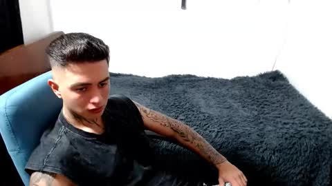 Snapshot of santi_ss chatting on 10.10.25 santi_ss online show from 10.10.25