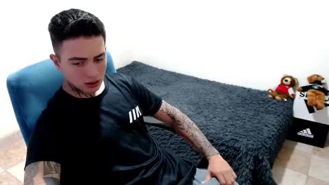 Snapshot of santi_ss chatting on 10.22.25 santi_ss online show from 10.22.25