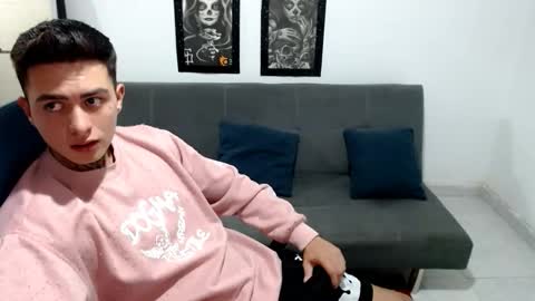 Snapshot of santi_ss chatting on 11.05.25 santi_ss online show from 11.05.25